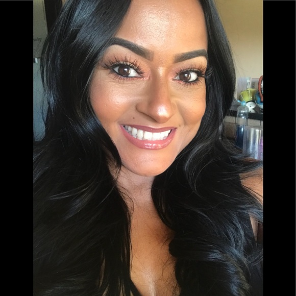 Meet your Posher, Mari - Picture 1 of 1